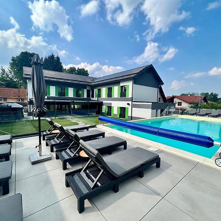 Q Villa Sacele Ngoại thất bức ảnh